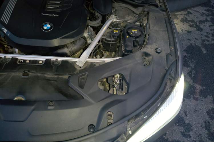 Used BMW 8 Series 2021 Facelift 840i Four-Door Coupe M Sport Package Engine Bay Left