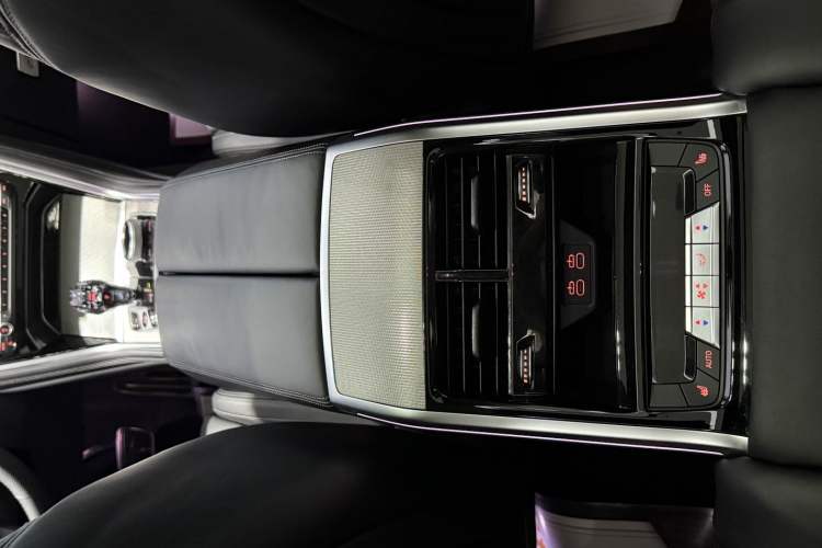 Used BMW 8 Series 2021 840i 4-Door Gran Coupe M Sport Package Interior 1