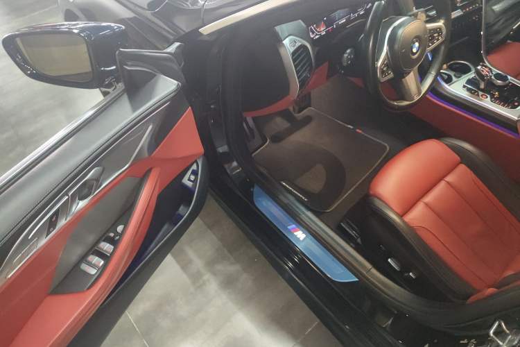 Used BMW 8 Series 2022 840i Four-Door Coupe M Sport Package Driver Seat