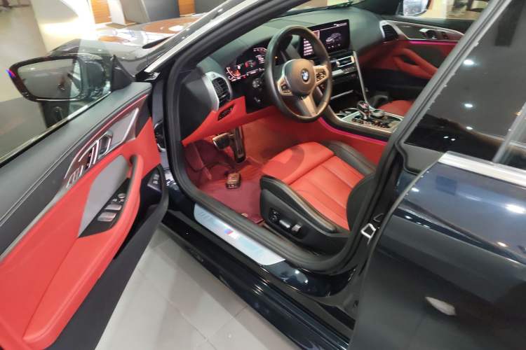 Used BMW 8 Series 2022 840i Four-Door Coupe M Sport Package Driver Seat