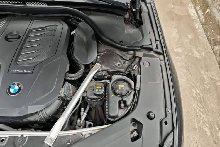 Used BMW 8 Series 2022 840i Four-Door Coupe M Sport Package Engine Bay Left