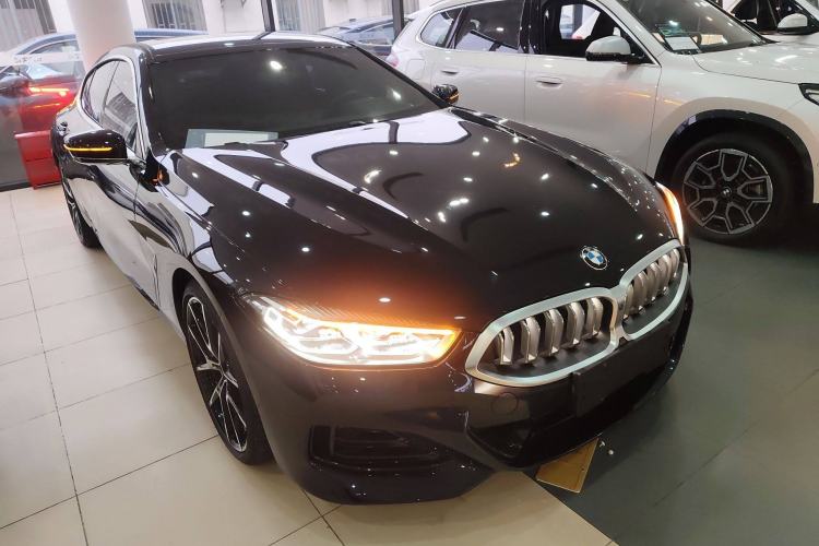 Used BMW 8 Series 2022 840i Four-Door Coupe M Sport Package Front Right 45 Deg