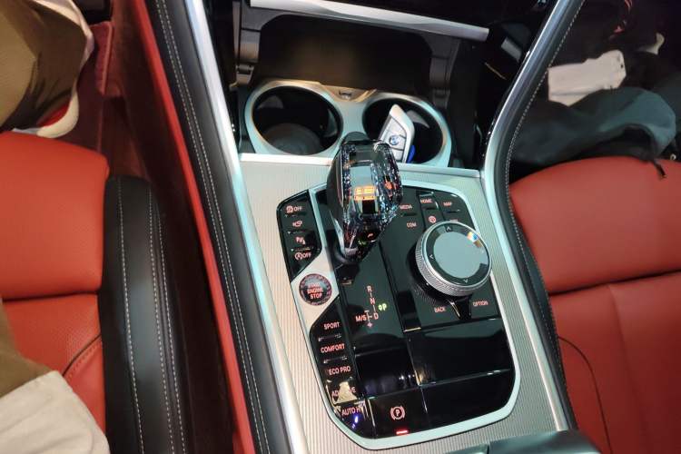 Used BMW 8 Series 2022 840i Four-Door Coupe M Sport Package Gear Lever