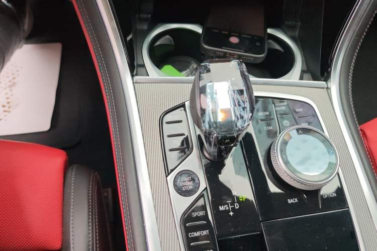 Used BMW 8 Series 2022 840i Four-Door Coupe M Sport Package Gear Lever