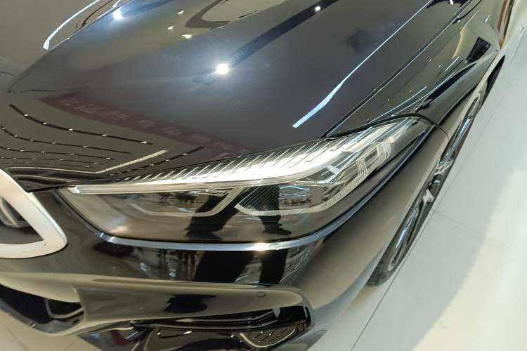 Used BMW 8 Series 2022 840i Four-Door Coupe M Sport Package Left Front Headlight