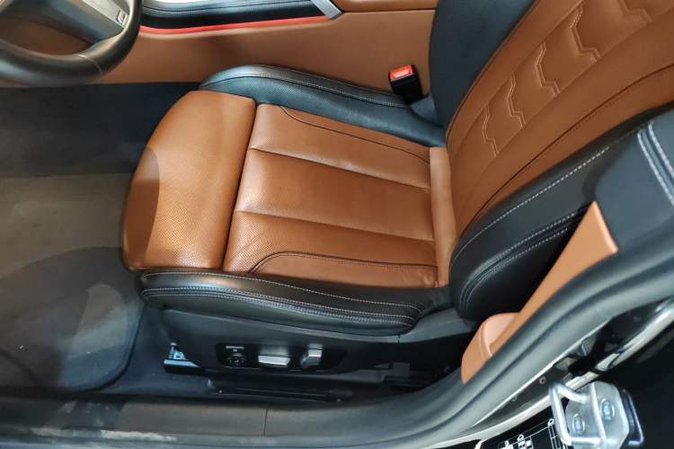 Used BMW 8 Series 2022 840i Four-Door Coupe M Sport Package Left Front Seat