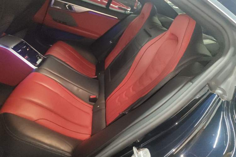 Used BMW 8 Series 2022 840i Four-Door Coupe M Sport Package Left Rear Seat