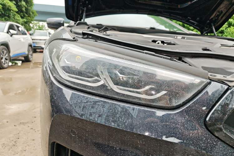 Used BMW 8 Series 2022 840i Four-Door Coupe M Sport Package Right Front Headlight