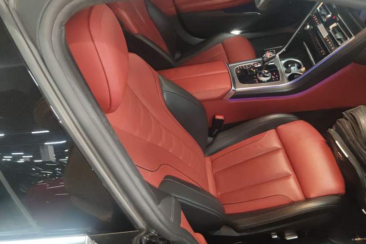 Used BMW 8 Series 2022 840i Four-Door Coupe M Sport Package Right Front Seat
