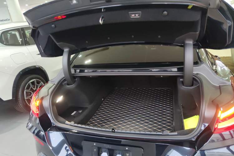 Used BMW 8 Series 2022 840i Four-Door Coupe M Sport Package Trunk