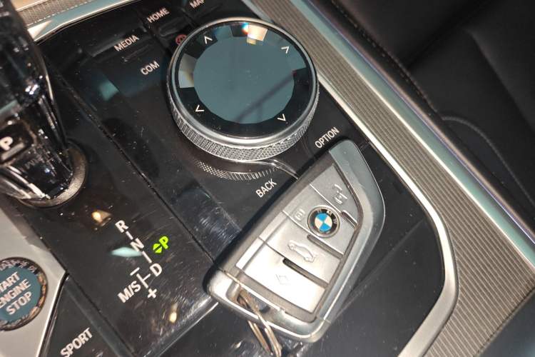 Used BMW 8 Series 2022 840i Four-Door Coupe M Sport Package Interior 1