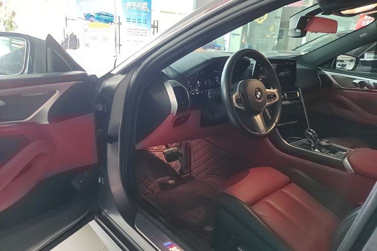 Used BMW 8 Series 2022 840i Four-Door Coupe M Sport Package Driver Seat