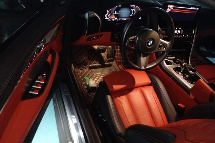 Used BMW 8 Series 2022 840i Convertible Coupe M Sport Package Driver Seat
