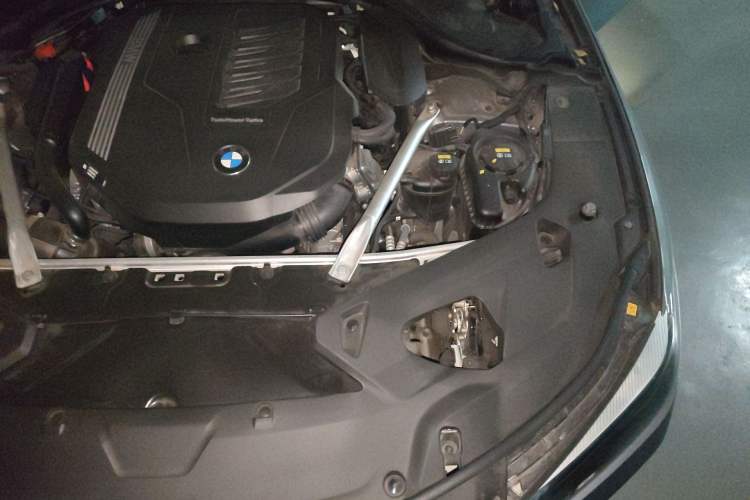 Used BMW 8 Series 2022 840i Coupe M Sport Package Engine Bay Left