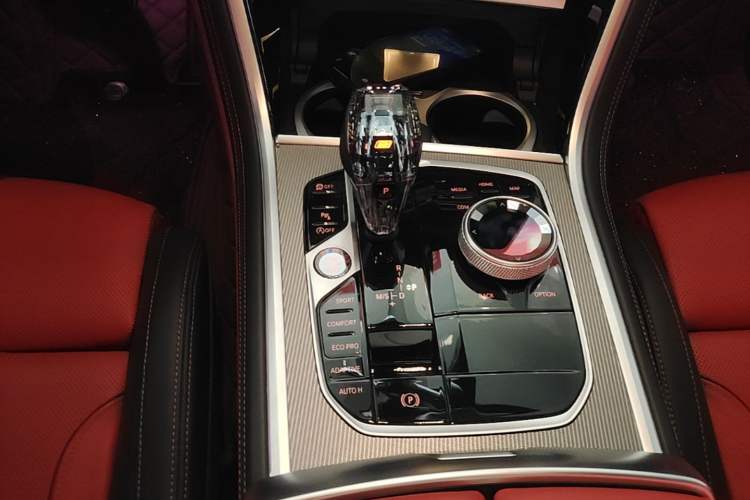 Used BMW 8 Series 2022 840i Four-Door Coupe M Sport Package Gear Lever