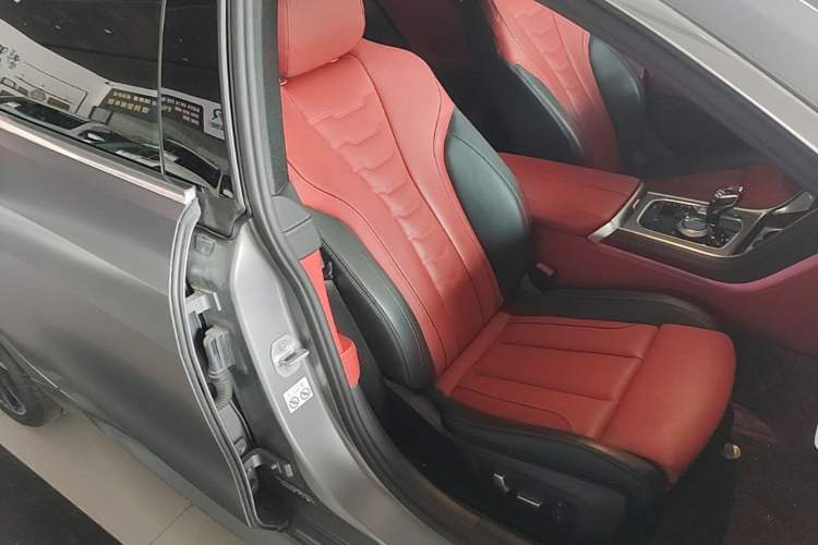 Used BMW 8 Series 2022 840i Four-Door Coupe M Sport Package Right Front Seat