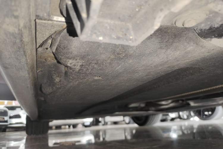 Used BMW 8 Series 2022 840i Four-Door Coupe M Sport Package Right Side Sill