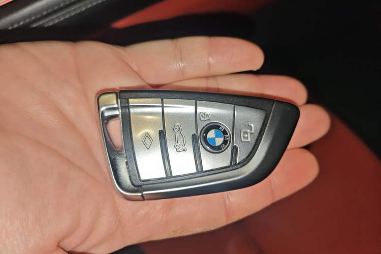 Used BMW 8 Series 2022 840i Coupe M Sport Package Vehicle Key