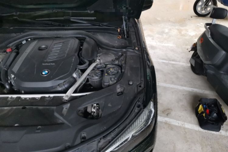 Used BMW 8 Series 2022 840i Four-Door Coupe M Sport Package Engine Bay Left