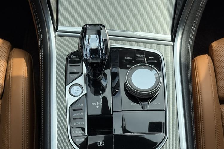 Used BMW 8 Series 2022 840i Four-Door Coupe M Sport Package Interior 4