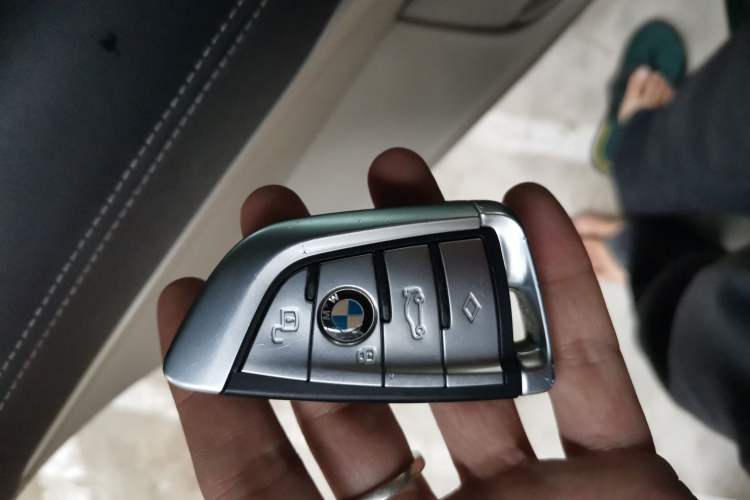 Used BMW 8 Series 2022 840i Four-Door Coupe M Sport Package Vehicle Key