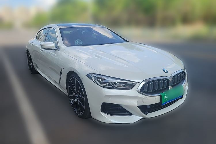 Used BMW 8 Series 2022 840i Four-Door Coupe M Sport Package Front Right 45 Deg