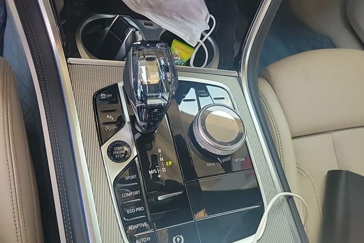Used BMW 8 Series 2022 840i Four-Door Coupe M Sport Package Gear Lever