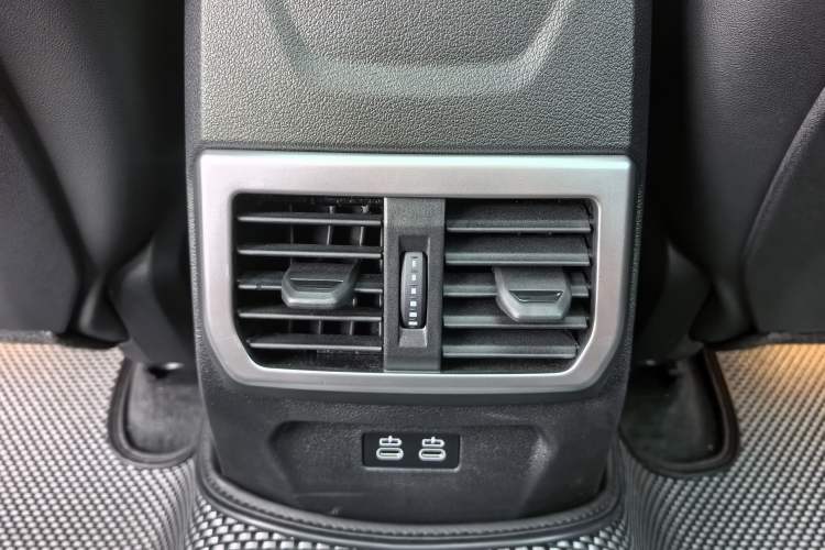 Used BMW M235L 2025 M235L Interior 10