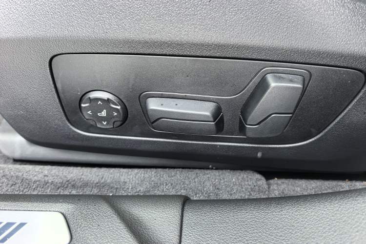 Used BMW M235L 2025 M235L Interior 9