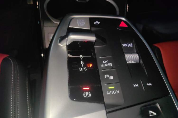 Used BMW X1 M35Li 2024 M35Li Gear Lever