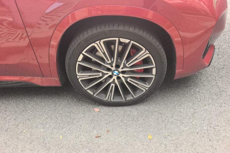 Used BMW X1 M35Li 2024 M35Li Right Front Wheel Hub
