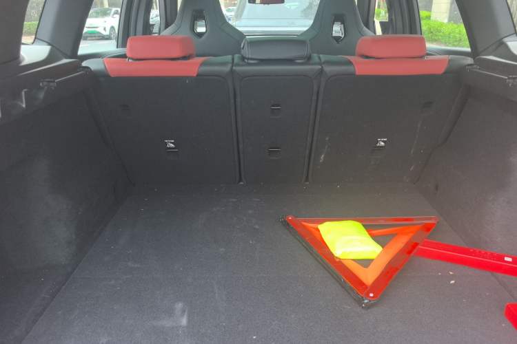 Used BMW X1 M35Li 2024 M35Li Trunk