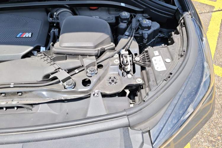 Used BMW X1 M35Li 2024 M35Li Engine Bay Left