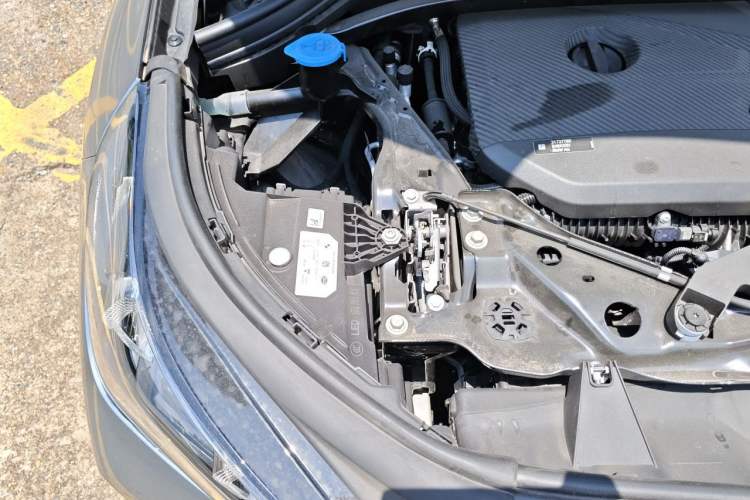 Used BMW X1 M35Li 2024 M35Li Engine Bay Right