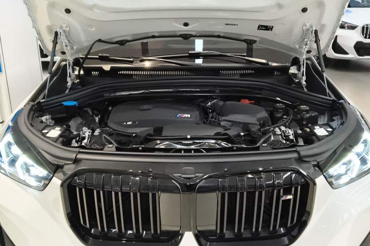 Used BMW X1 M35Li 2024 M35Li Engine Bay