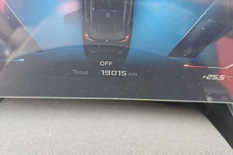 Used BMW X1 M35Li 2025 M35Li Odometer Close Up