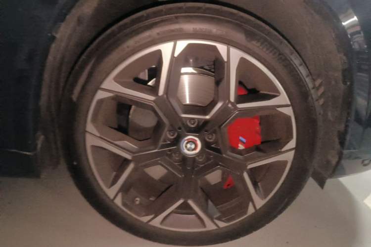 Used BMW X1 M35Li 2025 M35Li Right Front Wheel Hub