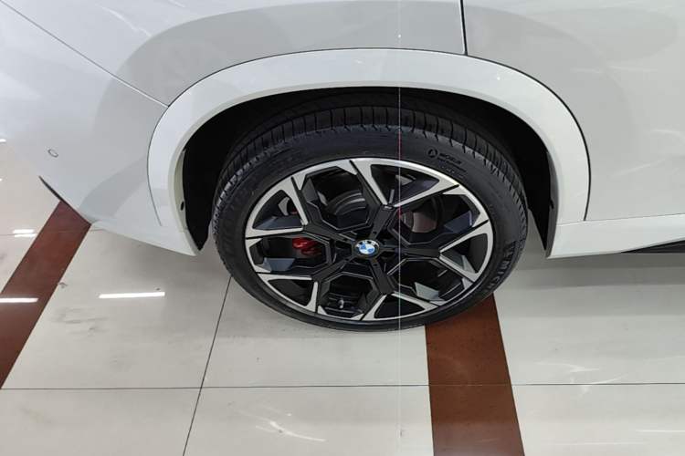 Used BMW X1 M35Li 2025 M35Li Right Rear Wheel Hub