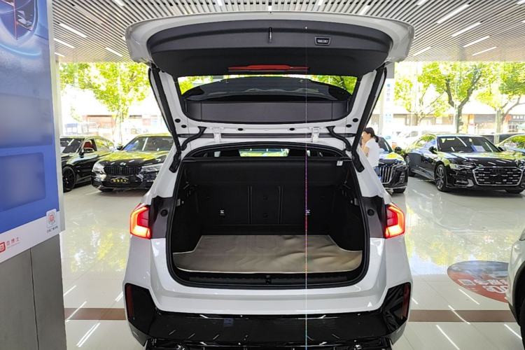 Used BMW X1 M35Li 2025 M35Li Trunk