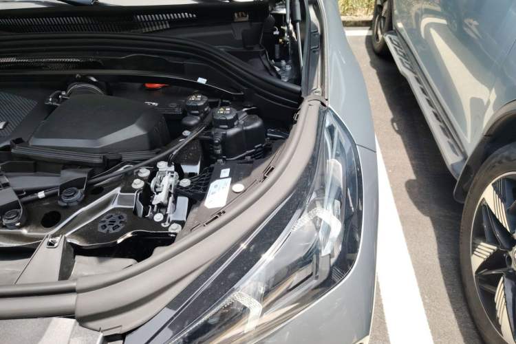Used BMW X1 M35Li 2026 M35Li Engine Bay Left