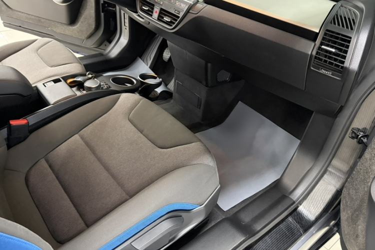 Used BMW i3 2018 Luxury Model Interior 11