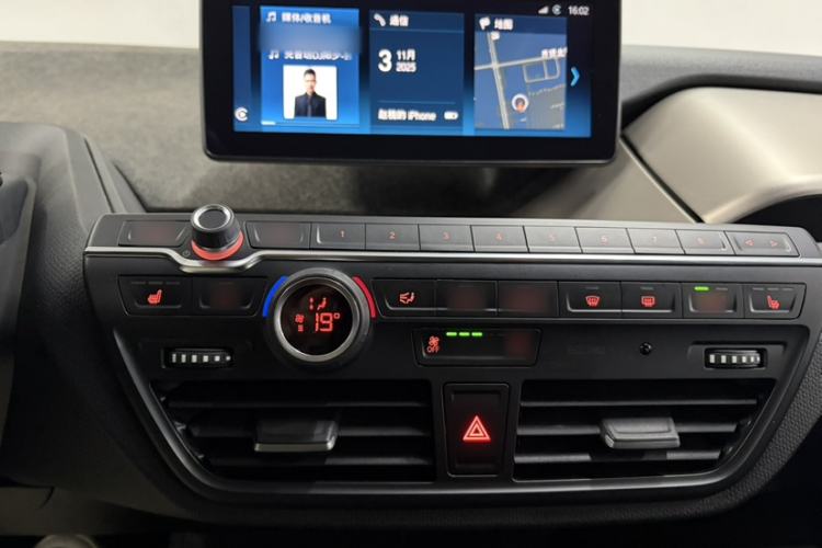 Used BMW i3 2018 Luxury Model Interior 4