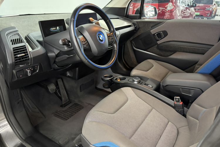 Used BMW i3 2018 Luxury Model Interior 7
