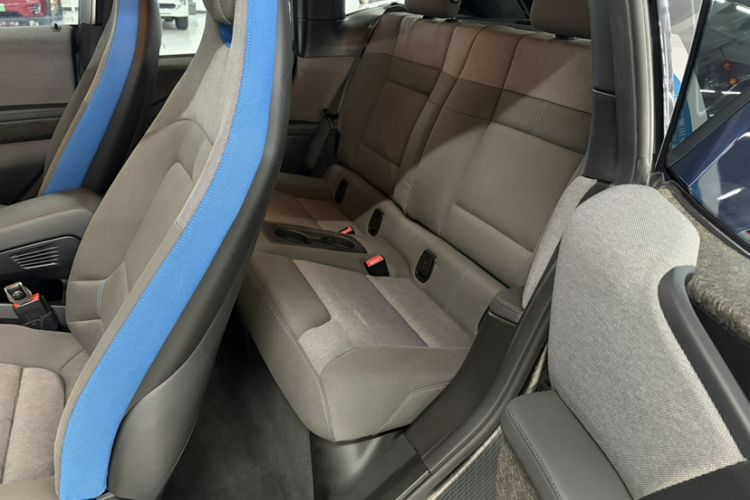 Used BMW i3 2018 Luxury Model Interior 8