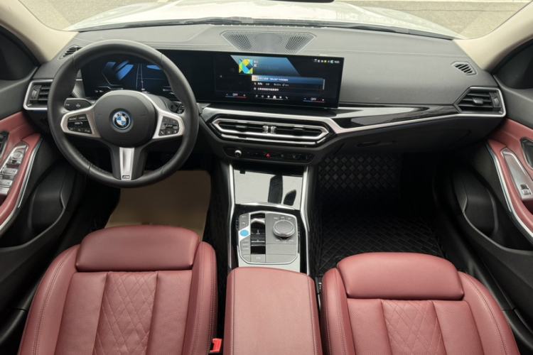 Used BMW i3 2024 eDrive 35 L Interior 5