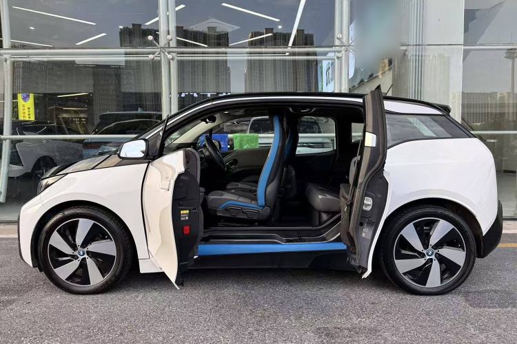 Used BMW i3 2018 Luxury Model Exterior 2