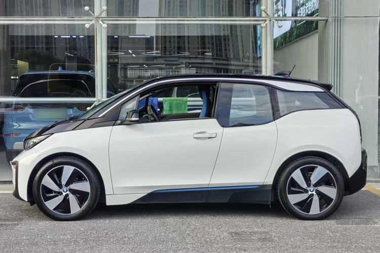 Used BMW i3 2018 Luxury Model Exterior 3