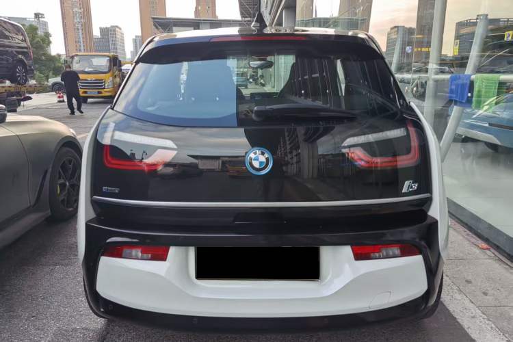 Used BMW i3 2018 Luxury Model Exterior 6