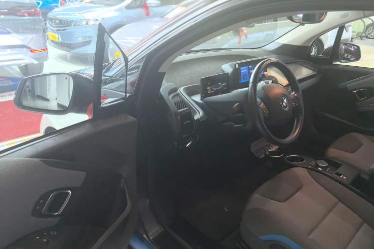 Used BMW i3 2018 Luxury Model Interior 3