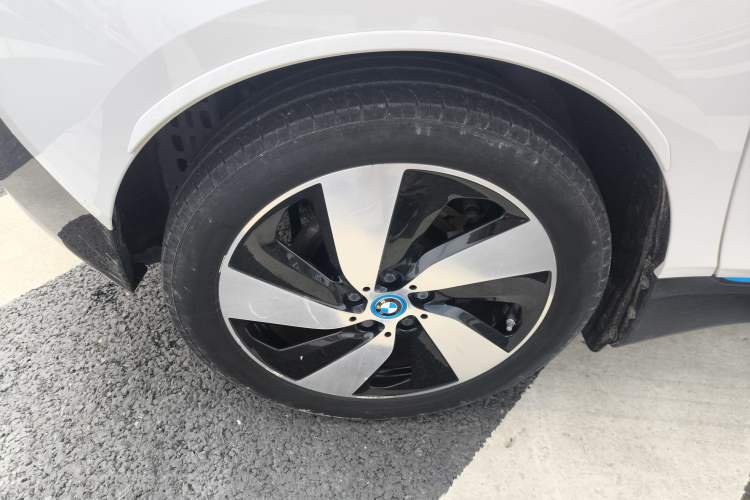Used BMW i3 2020 Fast Charging and Smooth Driving Edition Right Rear Wheel Hub